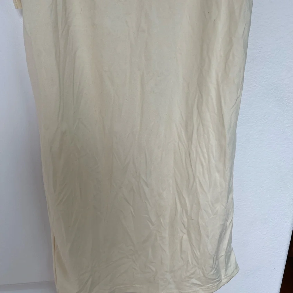 2 piece Women's yellow top and skirt set - Picture 6 of 8